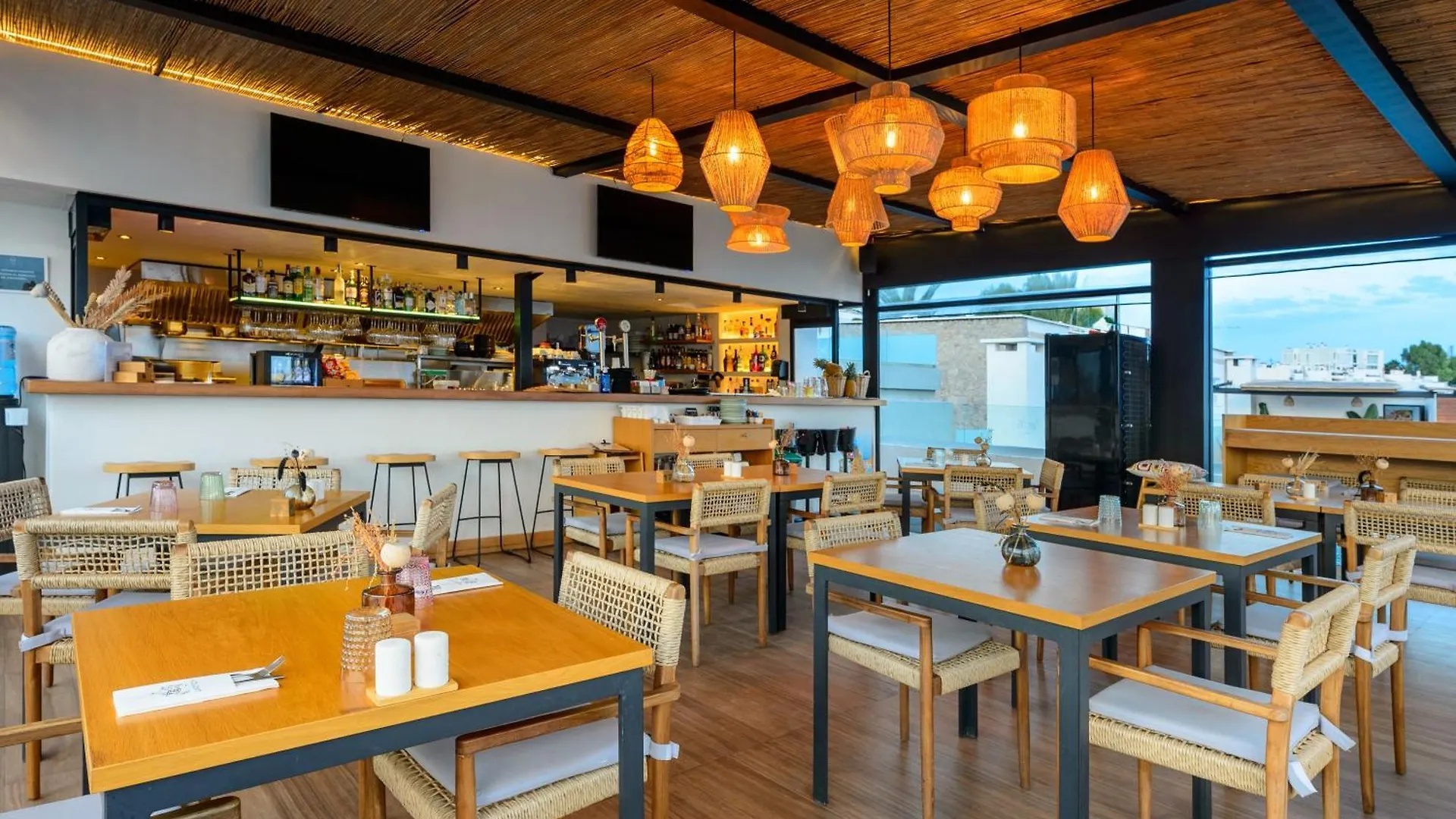 Hotel Cenit & Apts Sol Y Viento Ibiza Town Aparthotel