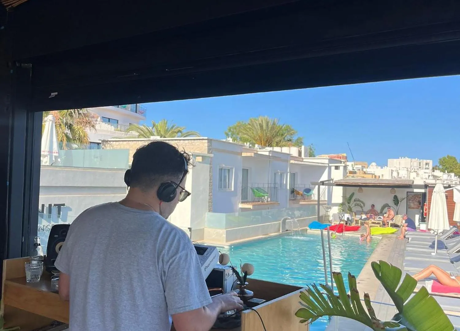 Hotel Cenit & Apts Sol Y Viento Ibiza Town 2*,