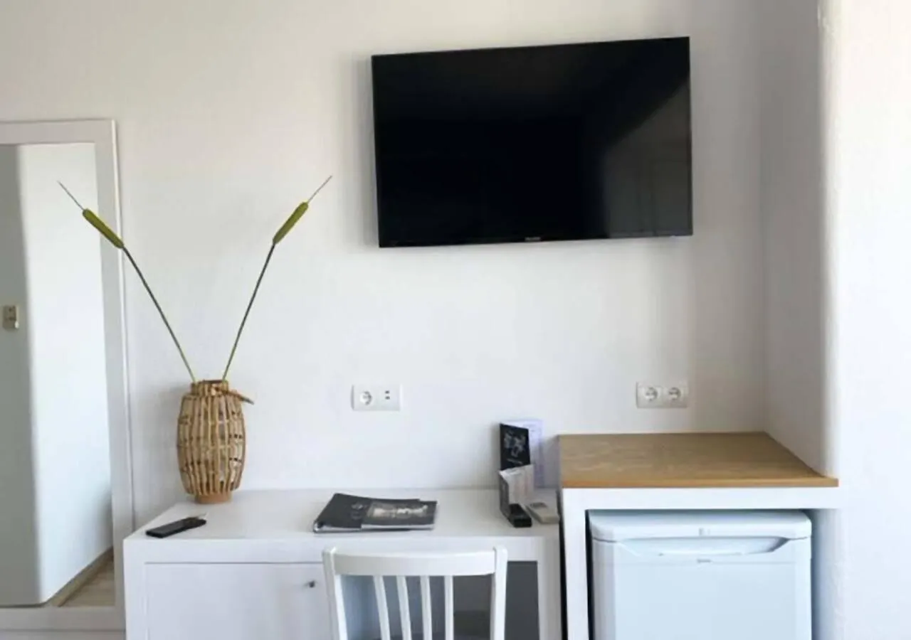 Hotel Cenit & Apts Sol Y Viento Ibiza Town 2*,  Spain