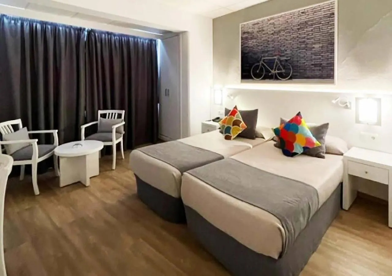 Hotel Cenit & Apts Sol Y Viento Ibiza Town Spain