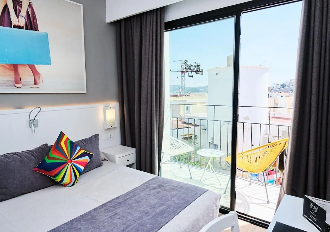 Hotel Cenit & Apts Sol Y Viento Ibiza Town 2*,