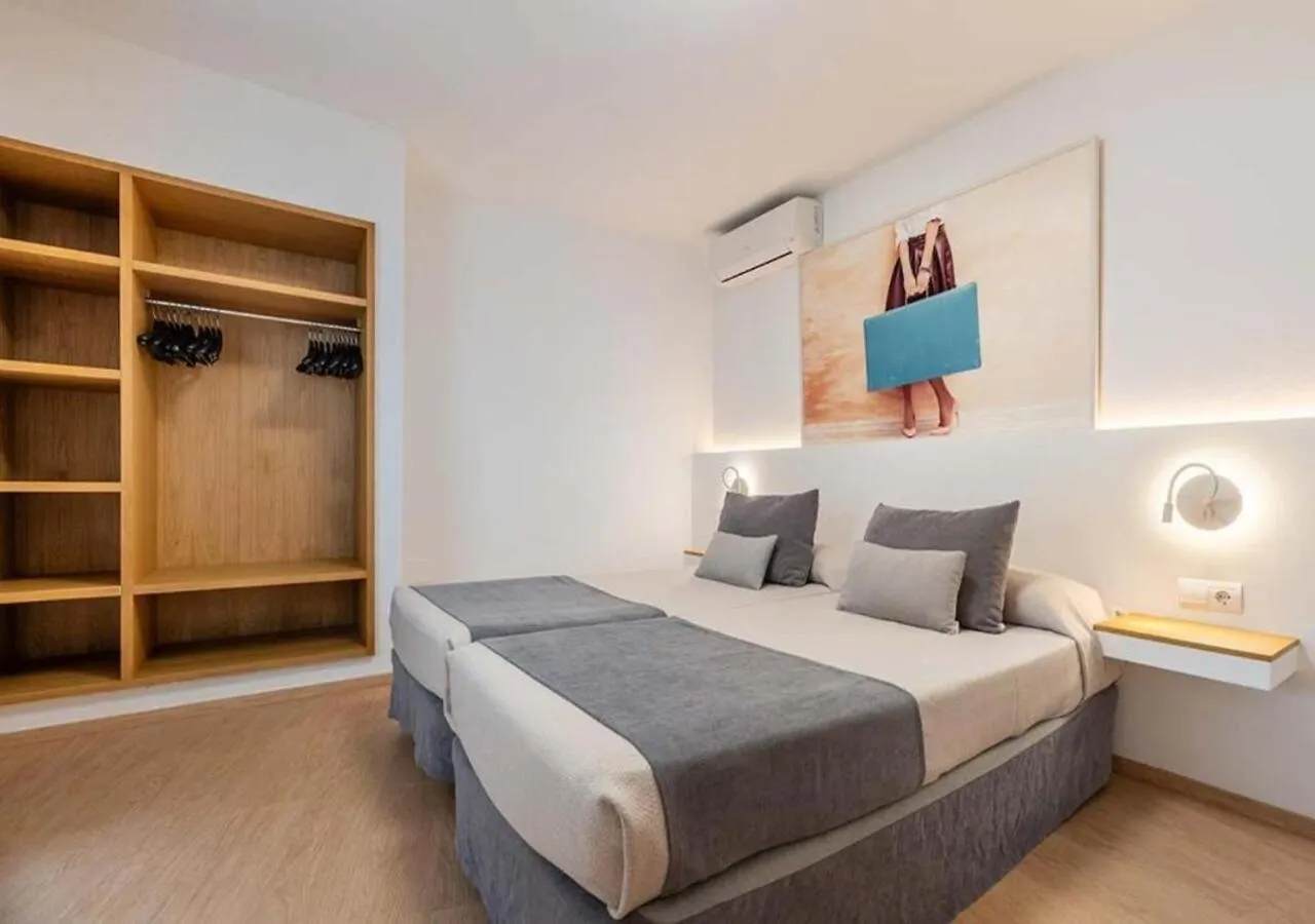 Hotel Cenit & Apts Sol Y Viento Ibiza Town Aparthotel